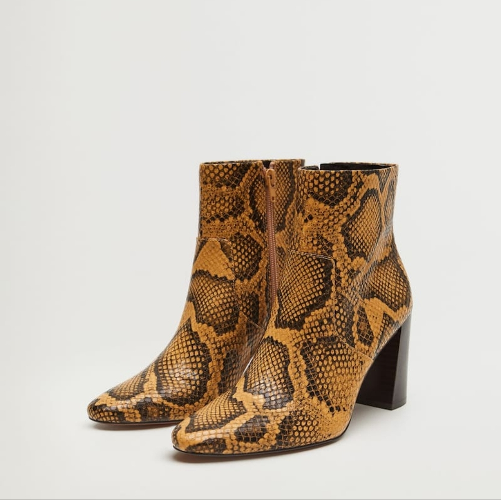 New Pointed heel ankle boot